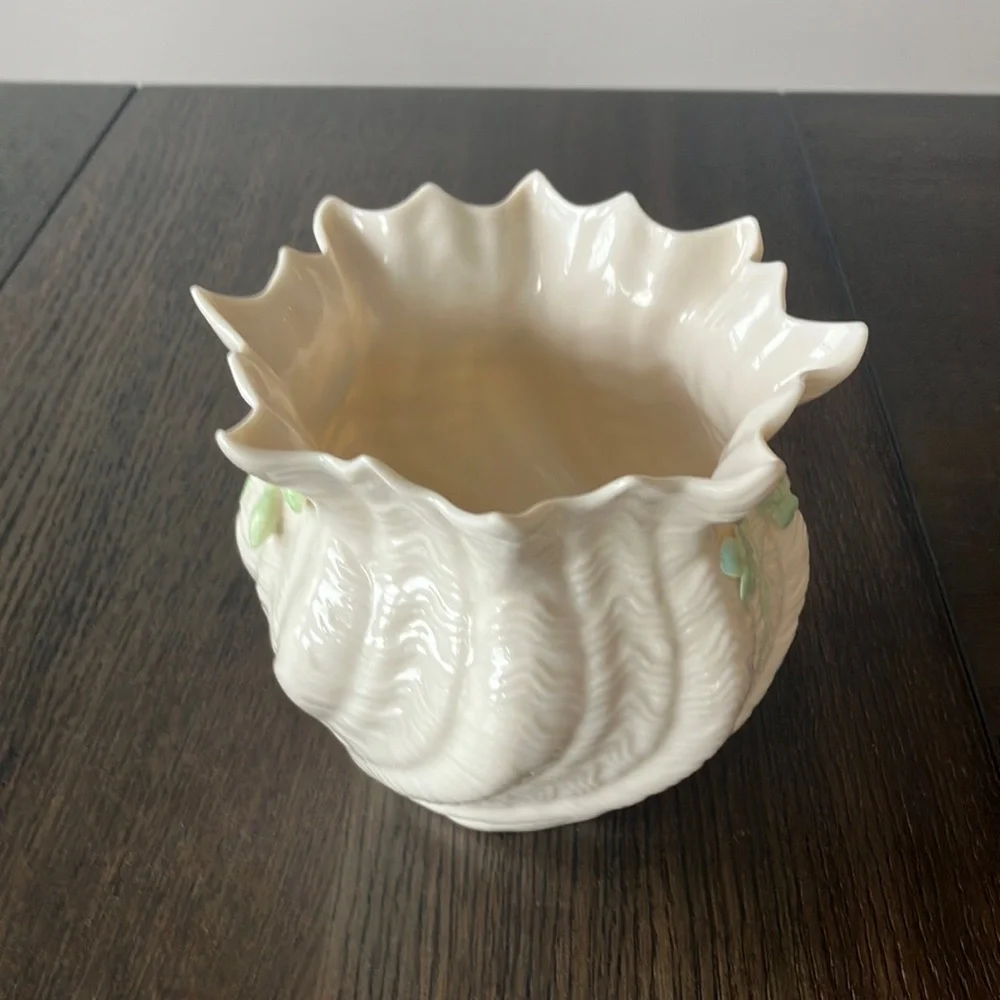 Vintage Belleek Ireland Porcelain Rose Vase 7th Mark 1980s vase 4 1/4”x 5 1/4”